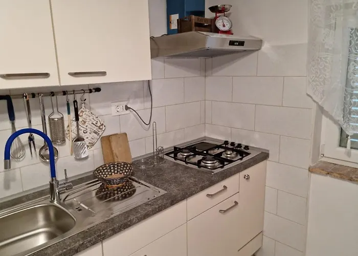 Casa Battiscuro - For Adventurers Only Plomin